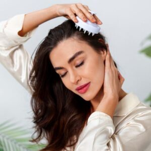 Read more about the article 3 Simple Hair Care Habits That Reduce Frizz and Improve Hair Health Naturally